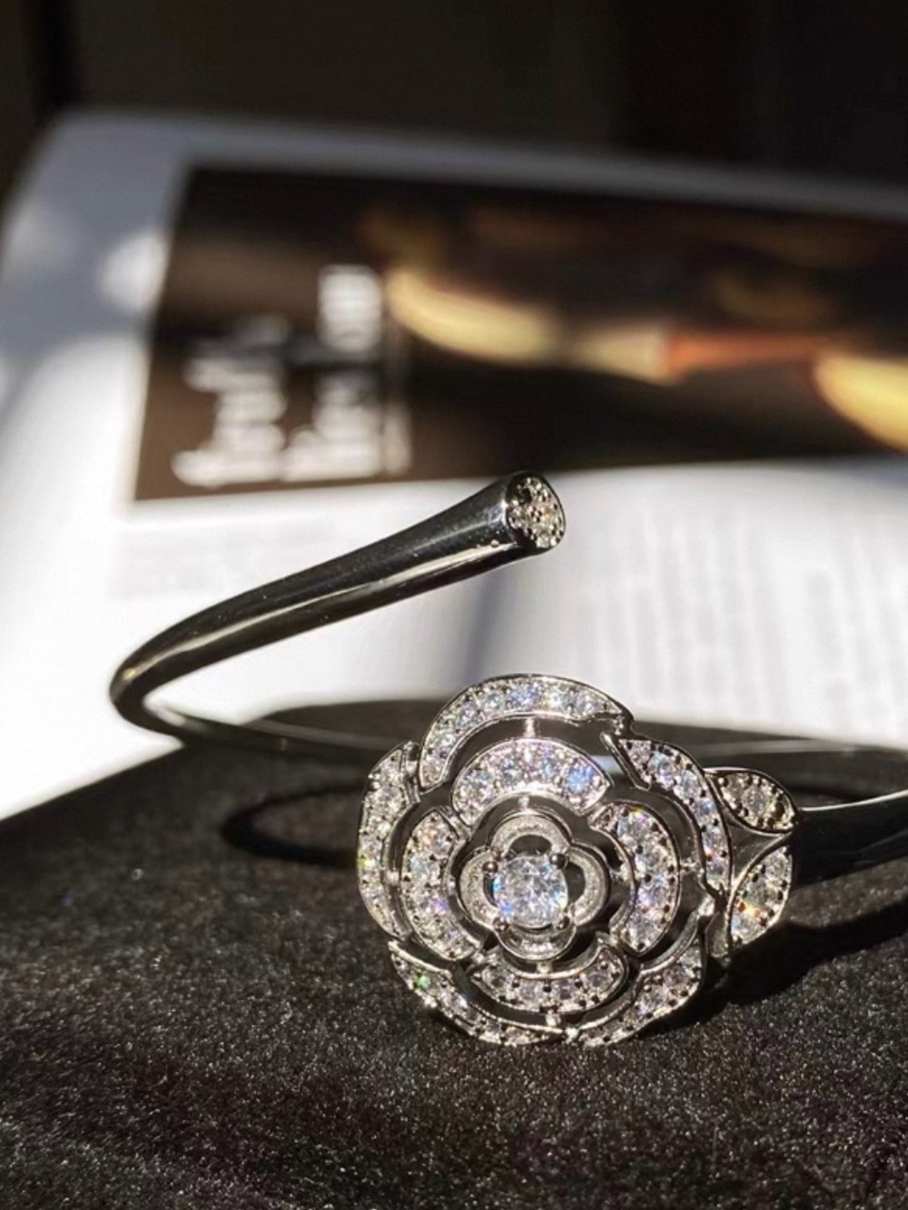 de Camelia Bracelet